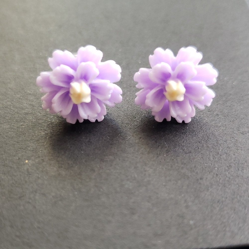 Floral Purple Earrings 💜